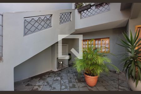 Casa à venda com 272m², 5 quartos e 3 vagas Casa à venda com 272m², 5 quartos e 3 vagasGaragem