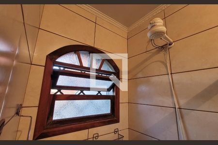 Casa à venda com 272m², 5 quartos e 3 vagas Casa à venda com 272m², 5 quartos e 3 vagasBanheiro da suíte