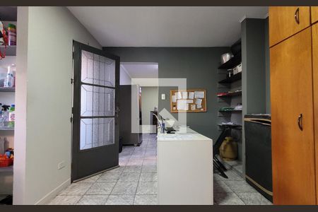 Casa à venda com 272m², 5 quartos e 3 vagas Casa à venda com 272m², 5 quartos e 3 vagasLavanderia