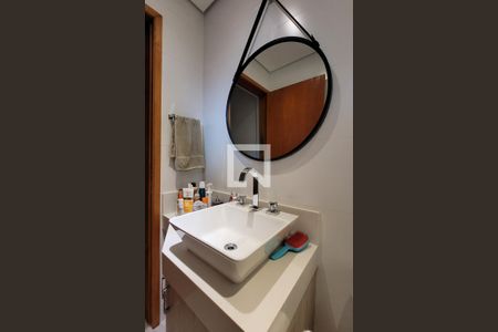 Casa à venda com 272m², 5 quartos e 3 vagas Casa à venda com 272m², 5 quartos e 3 vagasBanheiro da suíte 2