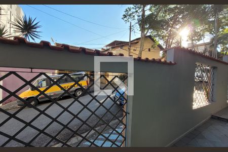 Casa à venda com 272m², 5 quartos e 3 vagas Casa à venda com 272m², 5 quartos e 3 vagasVista