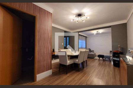 Casa à venda com 272m², 5 quartos e 3 vagas Casa à venda com 272m², 5 quartos e 3 vagasSala - Casa 2