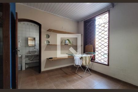 Casa à venda com 272m², 5 quartos e 3 vagas Casa à venda com 272m², 5 quartos e 3 vagasQuarto de serviço