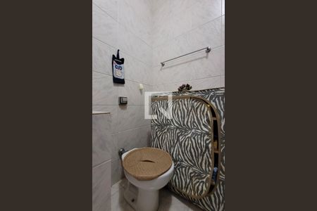 Casa à venda com 272m², 5 quartos e 3 vagas Casa à venda com 272m², 5 quartos e 3 vagasBanheiro da suíte 2