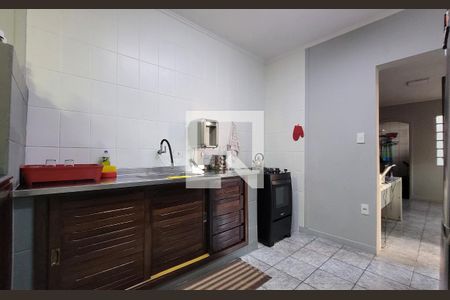 Casa à venda com 272m², 5 quartos e 3 vagas Casa à venda com 272m², 5 quartos e 3 vagasCozinha