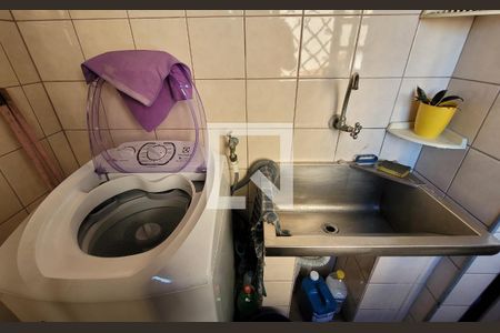 Casa à venda com 272m², 5 quartos e 3 vagas Casa à venda com 272m², 5 quartos e 3 vagasLavanderia