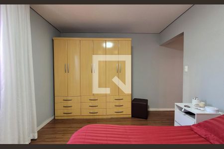 Casa à venda com 272m², 5 quartos e 3 vagas Casa à venda com 272m², 5 quartos e 3 vagasSuíte