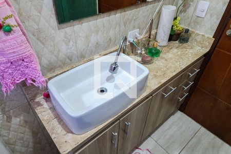 Casa à venda com 170m², 3 quartos e 2 vagas Casa à venda com 170m², 3 quartos e 2 vagasBanheiro da Suíte