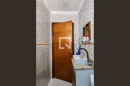 Casa à venda com 170m², 3 quartos e 2 vagas Casa à venda com 170m², 3 quartos e 2 vagasBanheiro Social