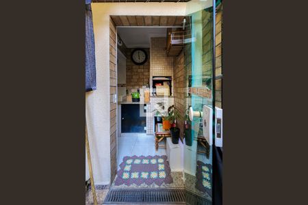 Casa à venda com 170m², 3 quartos e 2 vagas Casa à venda com 170m², 3 quartos e 2 vagasChurrasqueira