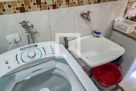 Casa à venda com 170m², 3 quartos e 2 vagas Casa à venda com 170m², 3 quartos e 2 vagasÁrea de Serviço
