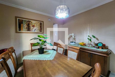 Casa à venda com 170m², 3 quartos e 2 vagas Casa à venda com 170m², 3 quartos e 2 vagasSala de Jantar