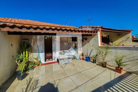 Casa à venda com 170m², 3 quartos e 2 vagas Casa à venda com 170m², 3 quartos e 2 vagasVaranda da Suíte