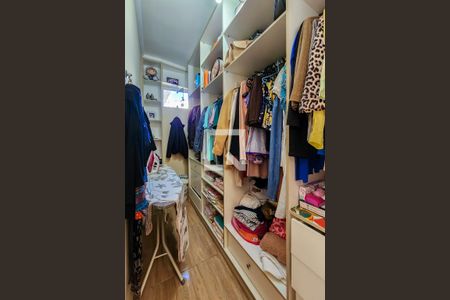 Casa à venda com 170m², 3 quartos e 2 vagas Casa à venda com 170m², 3 quartos e 2 vagasSuíte