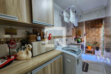 Casa à venda com 170m², 3 quartos e 2 vagas Casa à venda com 170m², 3 quartos e 2 vagasÁrea de Serviço