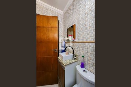 Casa à venda com 170m², 3 quartos e 2 vagas Casa à venda com 170m², 3 quartos e 2 vagasBanheiro Social