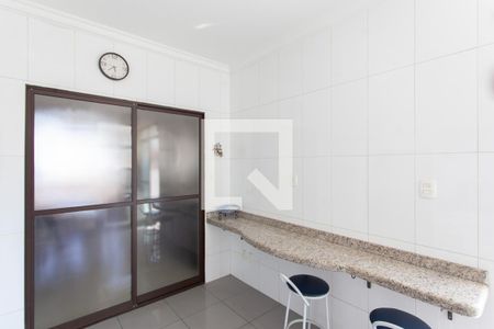 Apartamento à venda com 276m², 4 quartos e 3 vagas Apartamento à venda com 276m², 4 quartos e 3 vagasCozinha