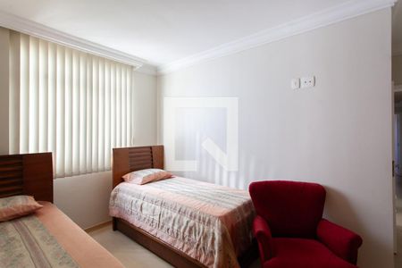 Apartamento à venda com 276m², 4 quartos e 3 vagas Apartamento à venda com 276m², 4 quartos e 3 vagasQuarto 2