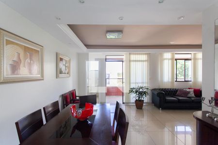 Apartamento à venda com 276m², 4 quartos e 3 vagas Apartamento à venda com 276m², 4 quartos e 3 vagasSala de Jantar