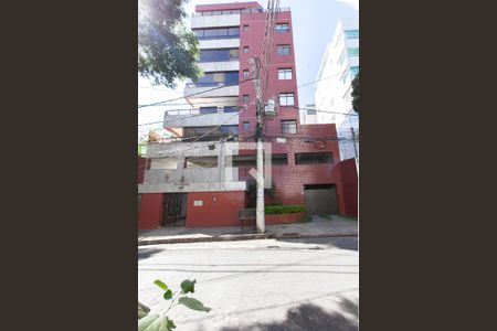 Apartamento à venda com 276m², 4 quartos e 3 vagas Apartamento à venda com 276m², 4 quartos e 3 vagasFachada