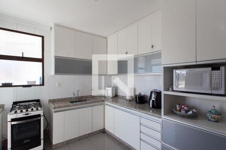 Apartamento à venda com 276m², 4 quartos e 3 vagas Apartamento à venda com 276m², 4 quartos e 3 vagasCozinha