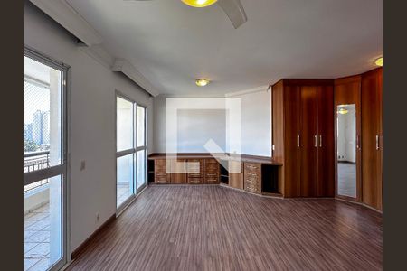 Apartamento à venda com 230m², 4 quartos e 5 vagasSuíte 1