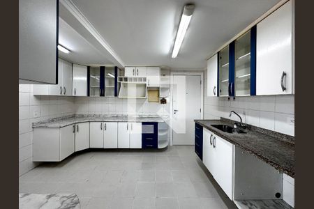 Apartamento à venda com 230m², 4 quartos e 5 vagasCozinha