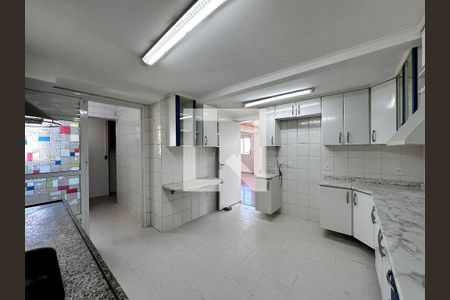 Apartamento à venda com 230m², 4 quartos e 5 vagasCozinha