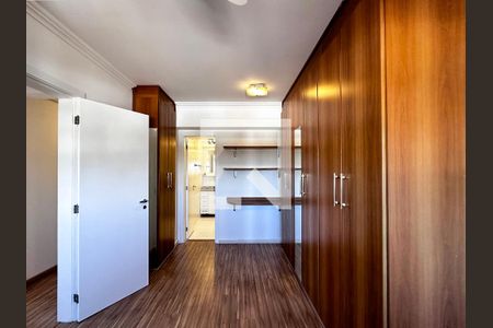 Apartamento à venda com 230m², 4 quartos e 5 vagasSuíte 2