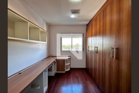Apartamento à venda com 230m², 4 quartos e 5 vagasEscritório