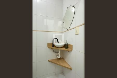 Lavabo de apartamento para alugar com 1 quarto, 49m² em Copacabana, Rio de Janeiro