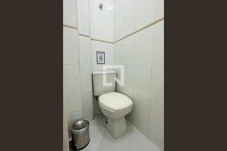 Lavabo de apartamento para alugar com 1 quarto, 49m² em Copacabana, Rio de Janeiro