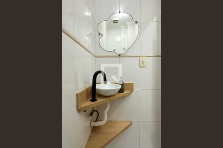 Lavabo de apartamento para alugar com 1 quarto, 49m² em Copacabana, Rio de Janeiro