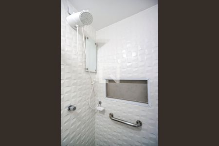 Apartamento à venda com 62m², 3 quartos e 1 vaga Apartamento à venda com 62m², 3 quartos e 1 vagaChuveiro