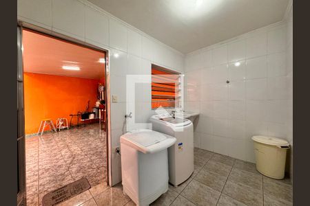 Casa à venda com 325m², 3 quartos e 5 vagas Casa à venda com 325m², 3 quartos e 5 vagasLavanderia