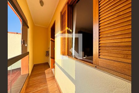Casa à venda com 325m², 3 quartos e 5 vagas Casa à venda com 325m², 3 quartos e 5 vagasSacada quarto 3