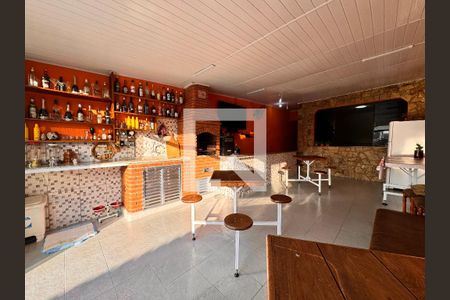 Casa à venda com 325m², 3 quartos e 5 vagas Casa à venda com 325m², 3 quartos e 5 vagasVaranda gourmet