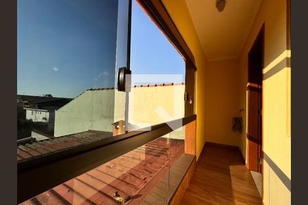 Casa à venda com 325m², 3 quartos e 5 vagas Casa à venda com 325m², 3 quartos e 5 vagasSacada quarto 3