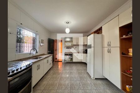 Casa à venda com 325m², 3 quartos e 5 vagas Casa à venda com 325m², 3 quartos e 5 vagasCozinha