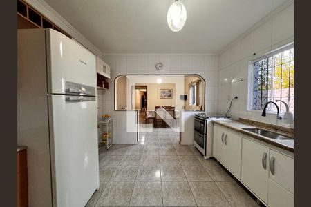 Casa à venda com 325m², 3 quartos e 5 vagas Casa à venda com 325m², 3 quartos e 5 vagasCozinha