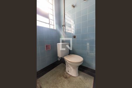 Casa à venda com 298m², 3 quartos e 3 vagasBanheiro 