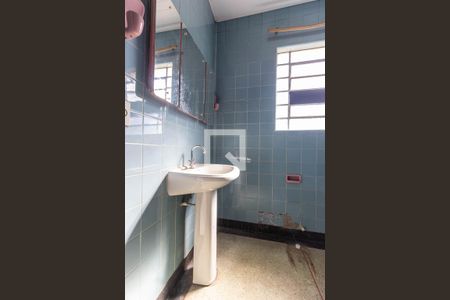 Casa à venda com 298m², 3 quartos e 3 vagasBanheiro 