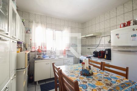 Casa à venda com 90m², 2 quartos e 4 vagas Casa à venda com 90m², 2 quartos e 4 vagasCozinha
