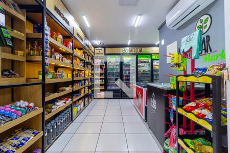 Apartamento à venda com 83m², 2 quartos e 2 vagasMini Mercado