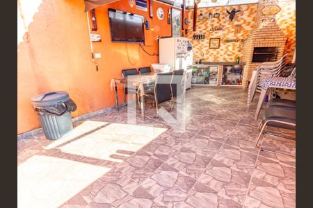 Casa à venda com 160m², 3 quartos e 1 vaga Casa à venda com 160m², 3 quartos e 1 vagaChurrasqueira