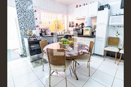 Casa à venda com 160m², 3 quartos e 1 vaga Casa à venda com 160m², 3 quartos e 1 vagaCozinha