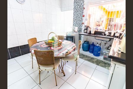 Casa à venda com 160m², 3 quartos e 1 vaga Casa à venda com 160m², 3 quartos e 1 vagaCozinha