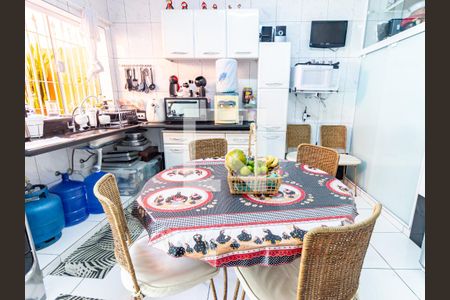 Casa à venda com 160m², 3 quartos e 1 vaga Casa à venda com 160m², 3 quartos e 1 vagaCozinha