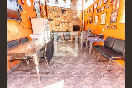 Casa à venda com 160m², 3 quartos e 1 vaga Casa à venda com 160m², 3 quartos e 1 vagaChurrasqueira