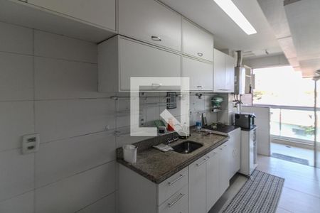 Apartamento à venda com 126m², 3 quartos e 1 vaga Apartamento à venda com 126m², 3 quartos e 1 vagaCozinha e Área de Serviço